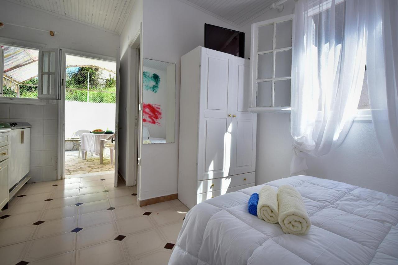 Merlyn Rooms Into The Nature, 100M From The Beach Δαφνίλα Εξωτερικό φωτογραφία